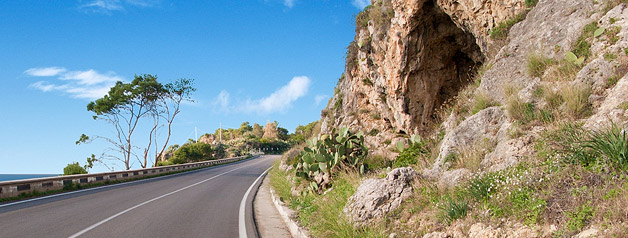 opSicilie - de SS113 in de buurt van trappeto, Sicilië